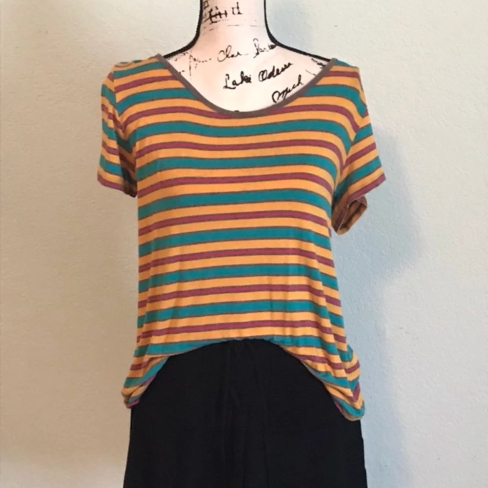 Lularoe classic tee
